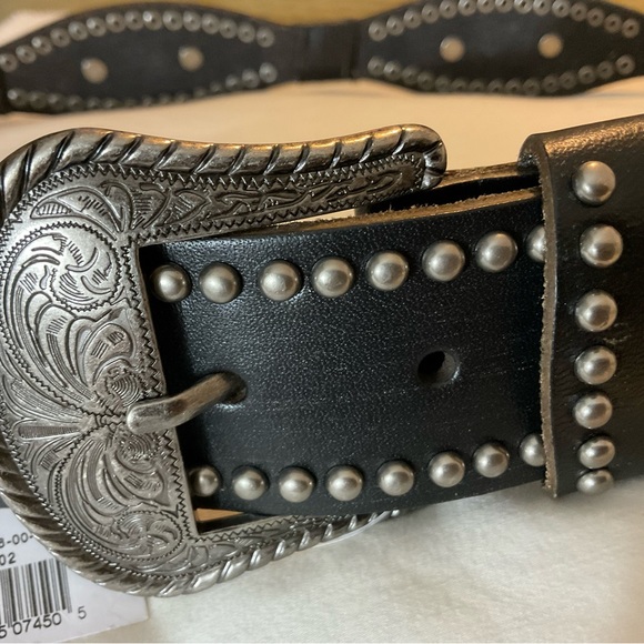 Banana Republic Arroyo Belt Leather with Studs SZ M NWT - Picture 3 of 5
